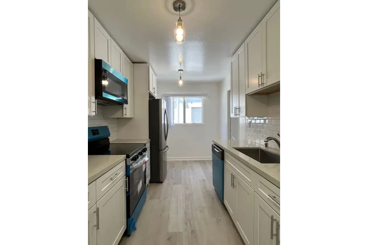 $2895 : Los Angeles image 4