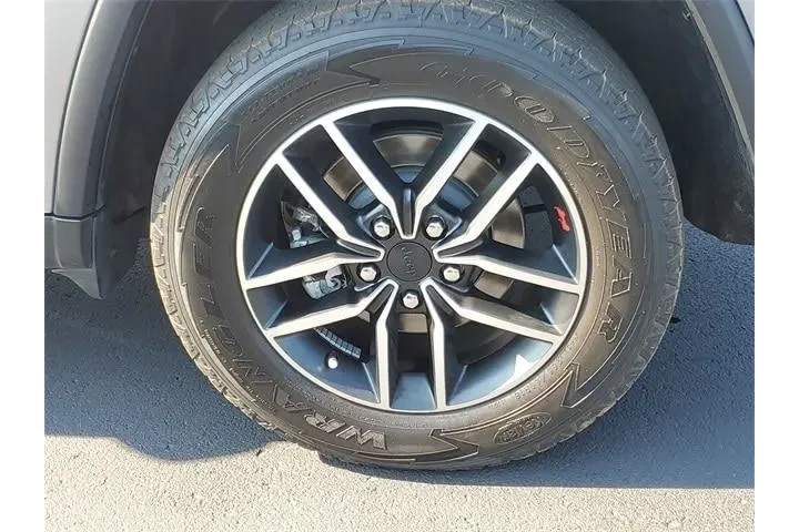 $28900 : Jeep Grand Cherokee 2021 4x4 image 5