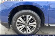 $11995 : Used 2017 Pathfinder 4x4 SV f thumbnail