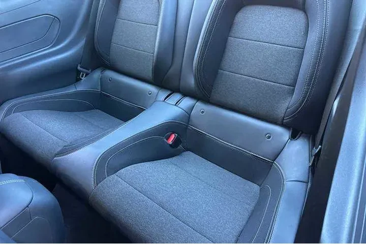 $24360 : Ford Mustang 2024 EcoBoost 2 image 9