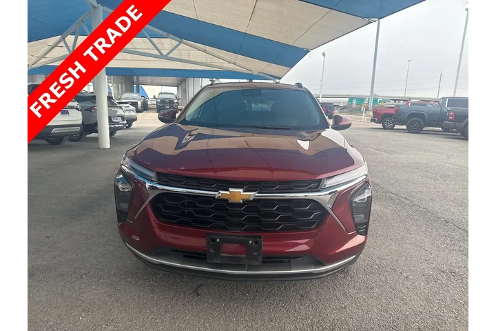 $19461 : Chevrolet Trax 2024 LT 4dr C image 2