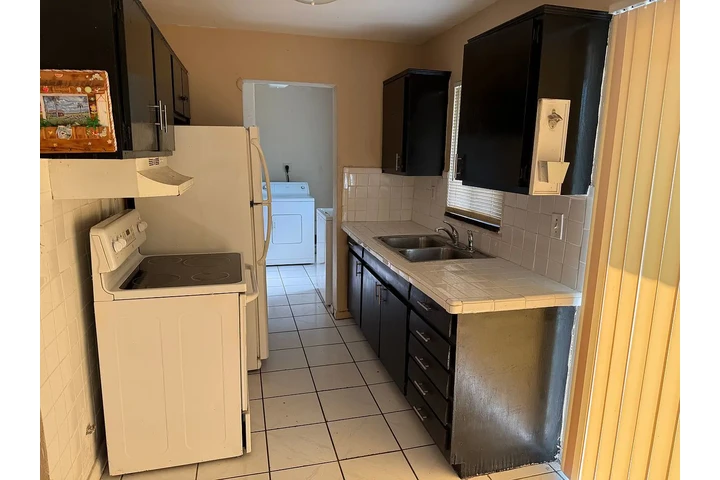 $800 : Beautifully 2-bedroom, 1-bath! image 2