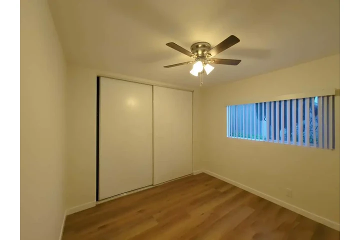 $2195 : 9815 Imperial Hwy Unit 37 image 10