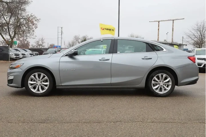 $18977 : Chevrolet Malibu 2024 LT 4dr image 6