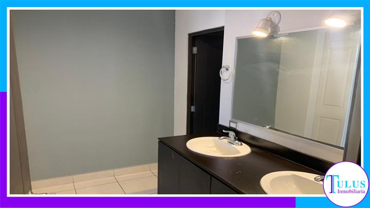 $950 : Apartamento en renta zona 10 image 8