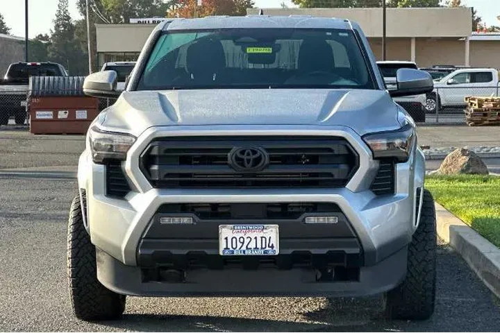 $38393 : Toyota Tacoma 2024 4x4 SR5 4 image 6