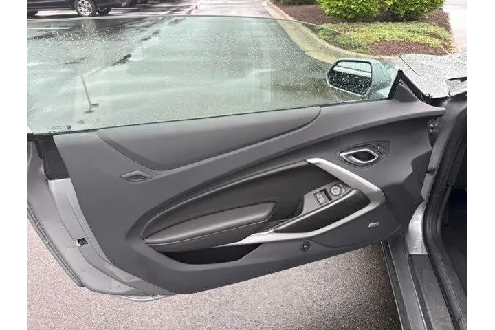 $29000 : Chevrolet Camaro 2023 LT 2dr image 8