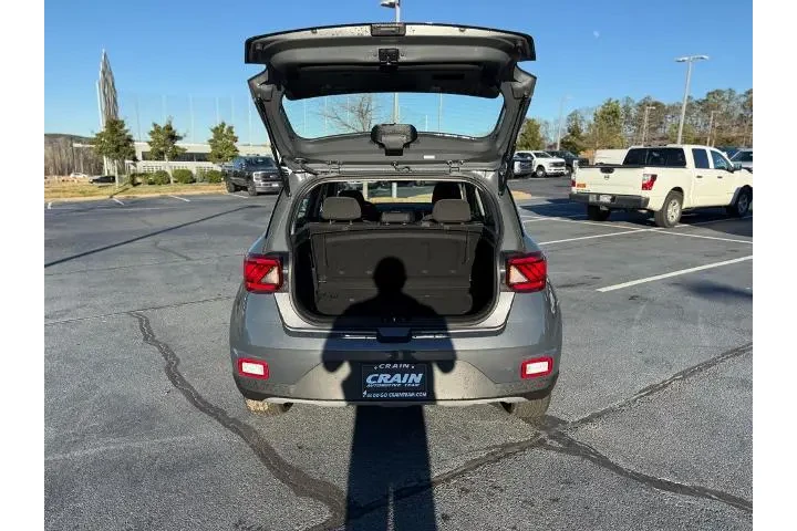 $19398 : Hyundai VENUE 2025 SEL 4dr C image 7