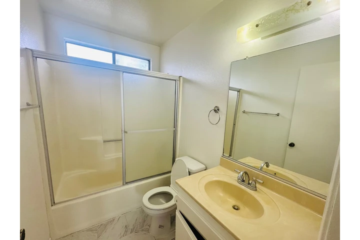 $1925 : Apartamentos listos-Hawthorne image 8