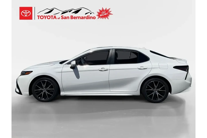 $29779 : Toyota Camry Hybrid 2024 SE image 2