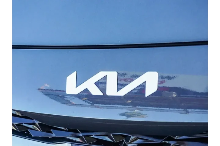 $17991 : Kia Forte 2023 LXS 4dr Sedan image 4