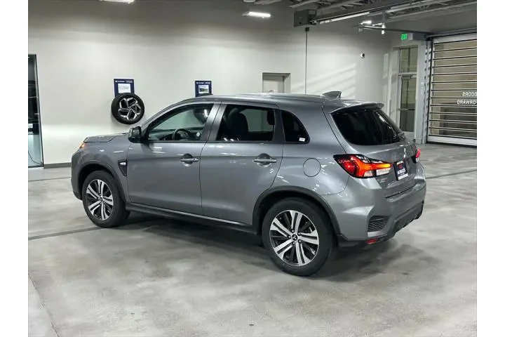 $22552 : Mitsubishi Outlander Sport 2 image 3