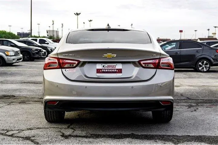 $20100 : Chevrolet Malibu 2024 LT 4dr image 6