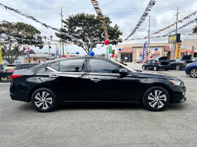 $17999 : 2020 Altima image 5