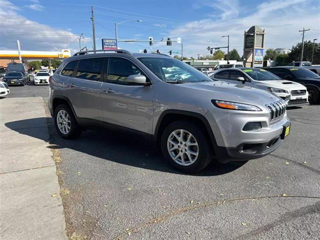 $14650 : 2017 JEEP CHEROKEE image 4