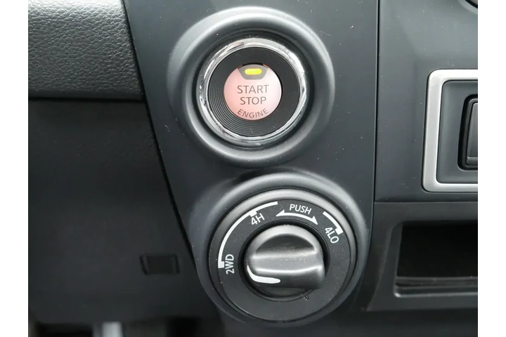 $28986 : Nissan Titan 2021 4x4 S 4dr image 8