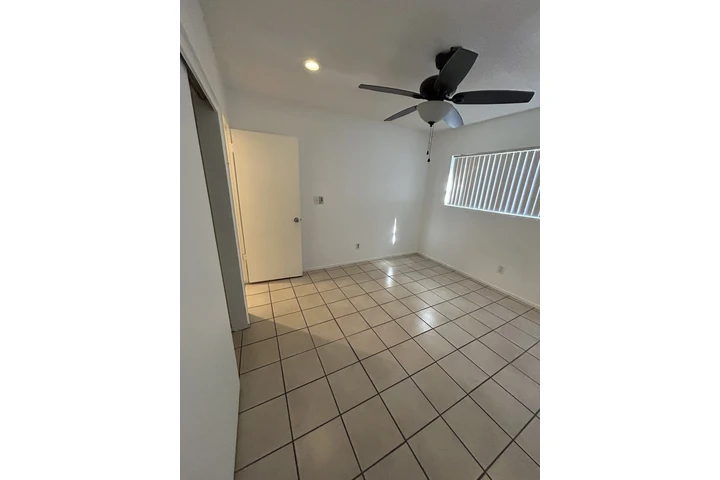 $800 : SE RENTA RECAMARA EN ANAHEIM image 1