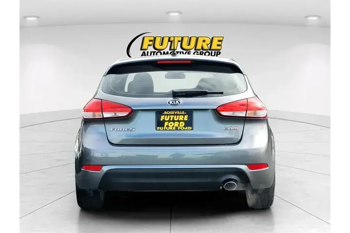 $9988 : Kia Forte5 2016 LX 4dr Hatch image 5