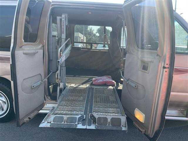 $8900 : 1996 Econoline image 9