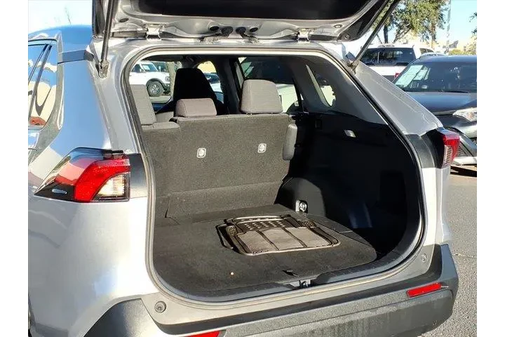 $26900 : Toyota RAV4 2024 AWD LE 4dr image 10