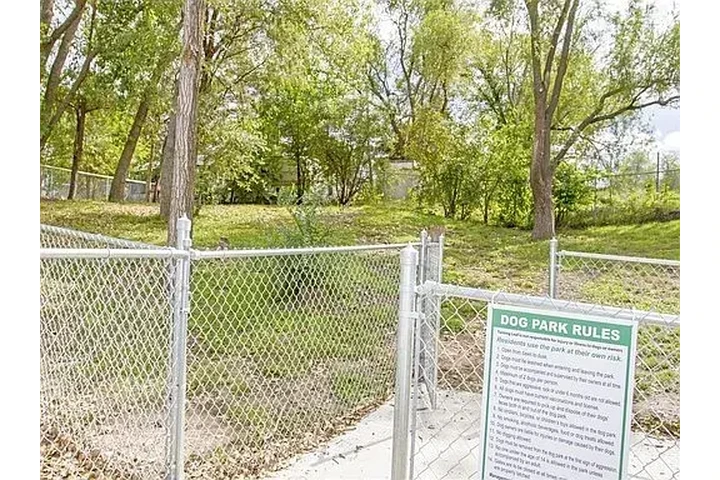 $1000 : Standard 1bd and 1bathroom image 2