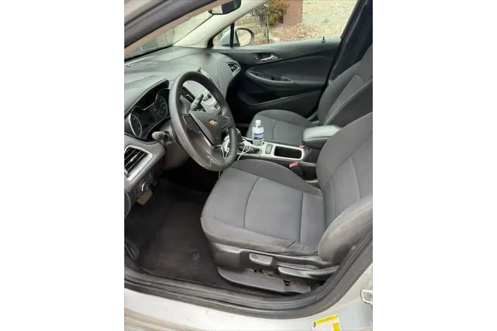 $7998 : Chevrolet Cruze 2018 LS Auto image 10