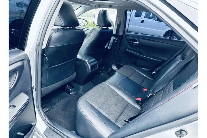 $7000 : 2017 Toyota Camry SE Available image 4