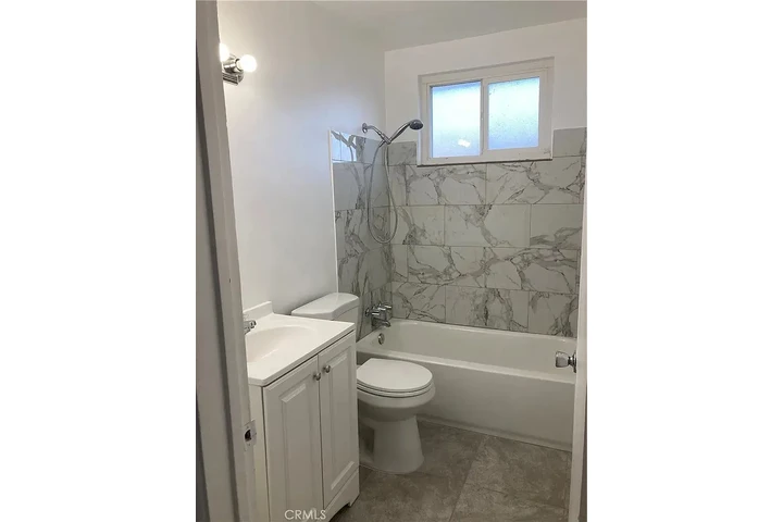 $750 : Beautiful ..Fontana, CA image 6