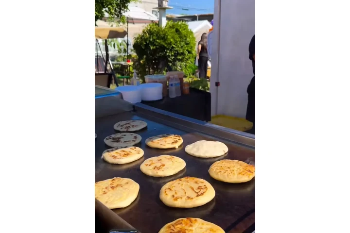 Ago  taquizas  o pupusas para image 5
