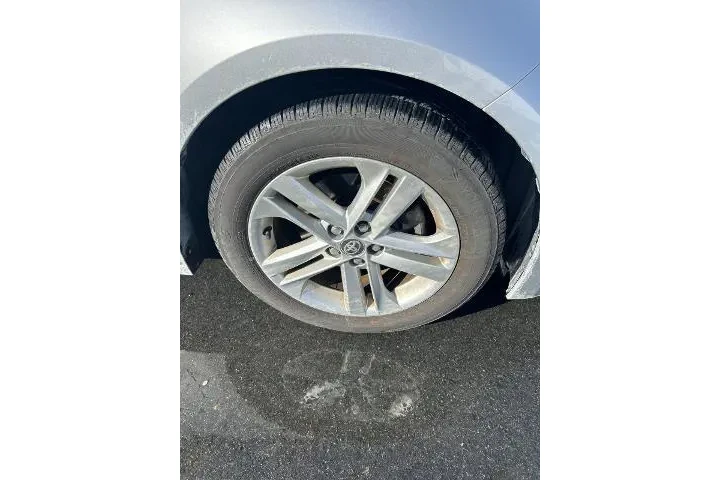 $16872 : Toyota Corolla Hatchback 201 image 5