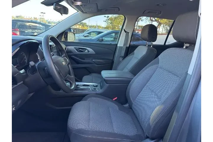 $19876 : Chevrolet Traverse 2018 LS 4 image 7