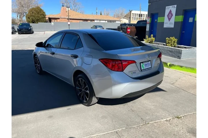 2018 Corolla SE 6M image 7