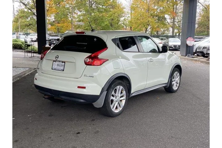 Nissan JUKE 2011 AWD S 4dr C image 5