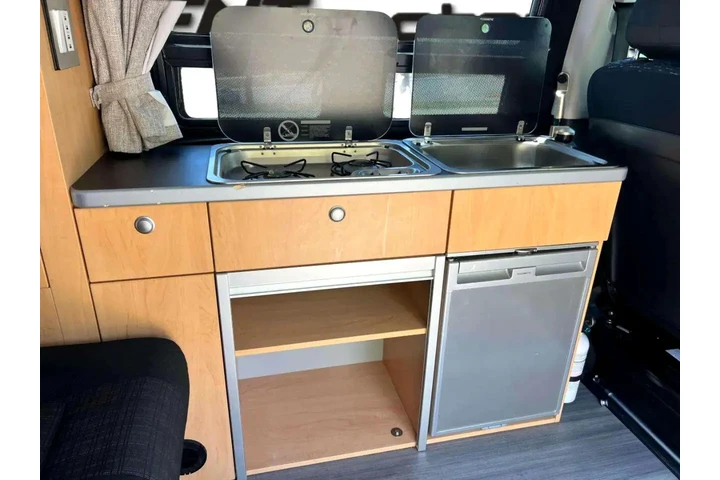 $65999 : 2021 Mercedes-Benz Metris Car image 4