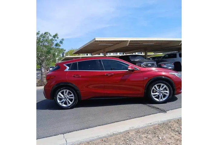 $10995 : 2017 QX30 Luxury image 5