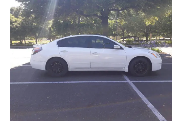 $7700 : 2012 Altima 3.5 SR image 7
