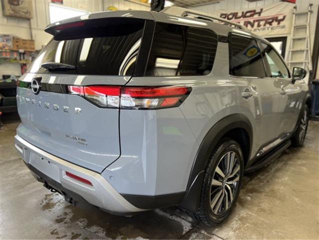 $38900 : 2022 Pathfinder Platinum image 6