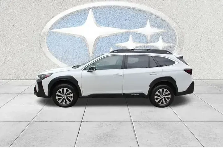 $27590 : Subaru Outback 2024 AWD Prem image 6
