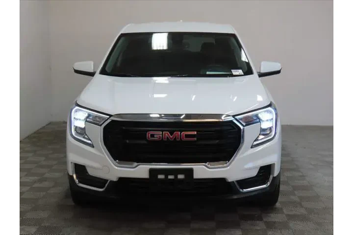$21599 : GMC Terrain 2024 AWD SLE 4dr image 2