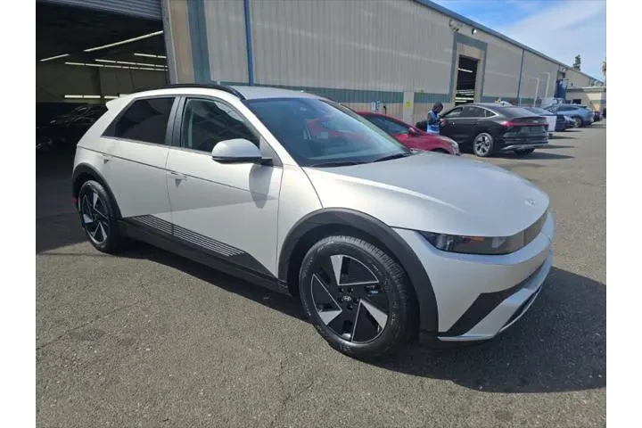 $34997 : Hyundai IONIQ 5 2025 SEL 4dr image 3