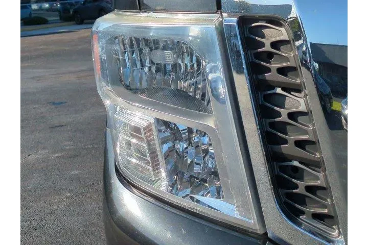 $26988 : Nissan Titan XD 2018 4x4 SV image 10