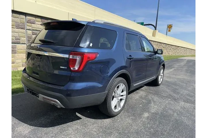 $16496 : Ford Explorer 2016 AWD XLT 4 image 7