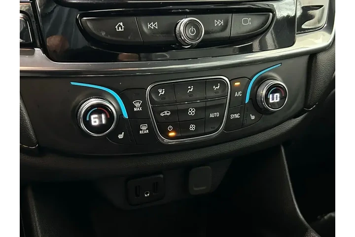 $32300 : Chevrolet Traverse 2023 4x4 image 8