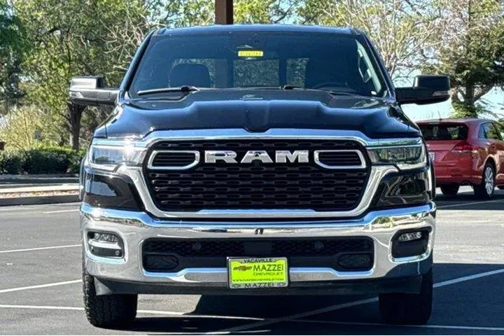 $33725 : Ram 1500 2025 4x4 Big Horn 4 image 7