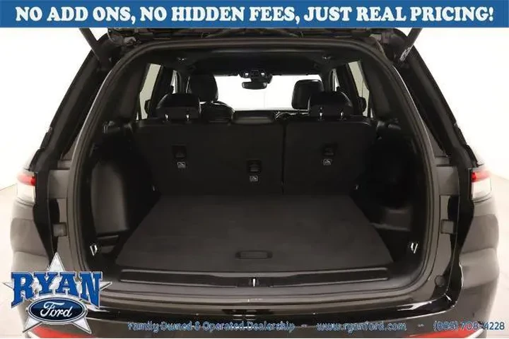 Jeep Grand Cherokee 2024 4x4 image 5