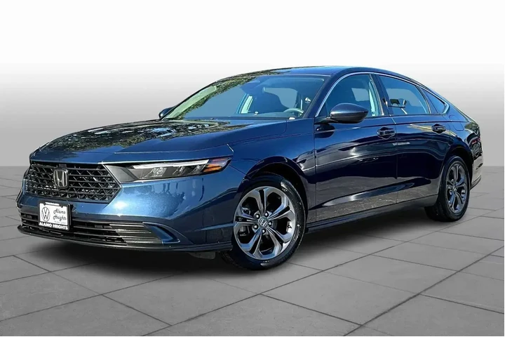 $25988 : Honda Accord 2023 EX 4dr Sed image 1