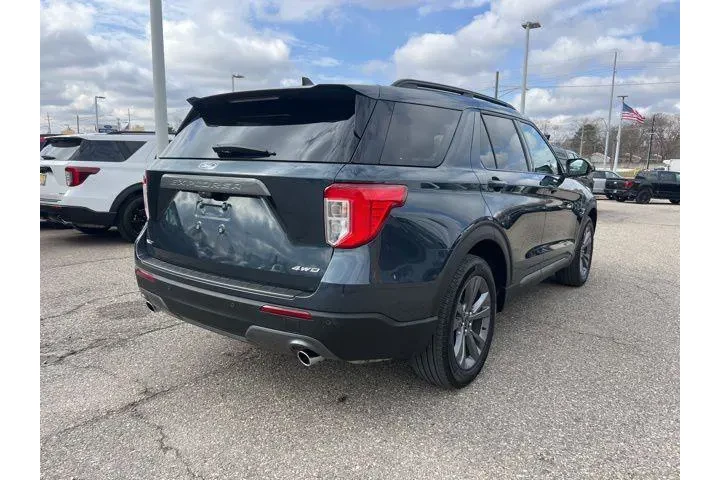$34954 : Ford Explorer 2023 AWD XLT 4 image 4