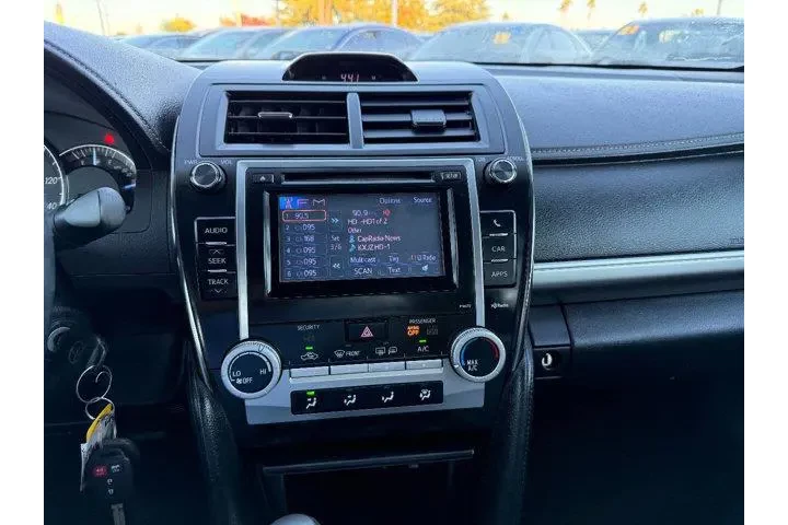 $16318 : Toyota Camry 2013 L 4dr Seda image 9