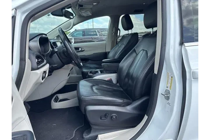 $17982 : Chrysler Pacifica 2020 Touri image 10