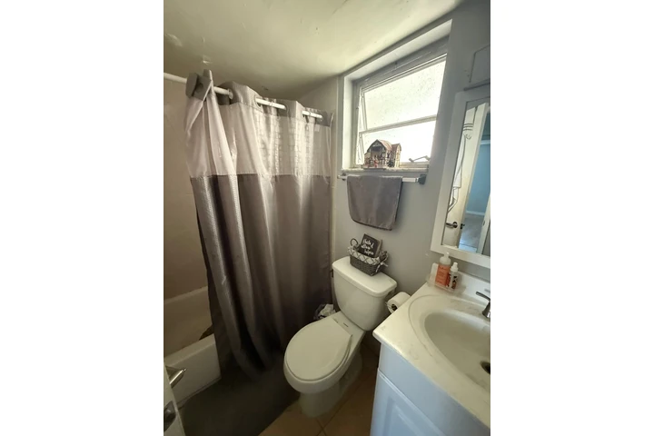 $1050 : 1 cuarto 1 baño image 5